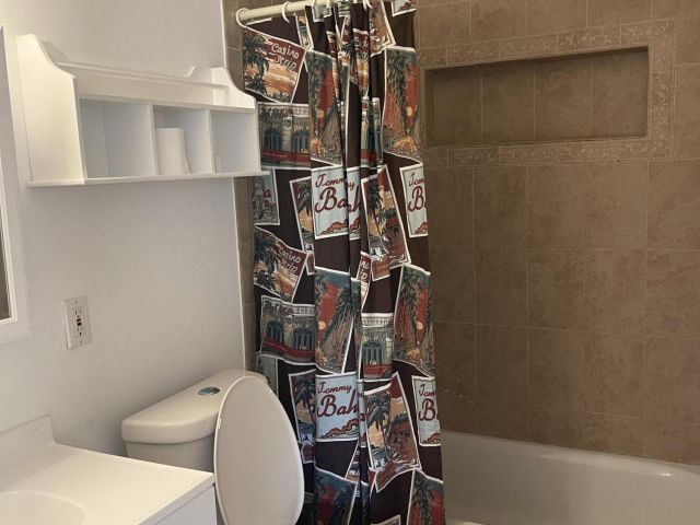 Home for rent at 927 W Royal Palm Road - photo 6702481