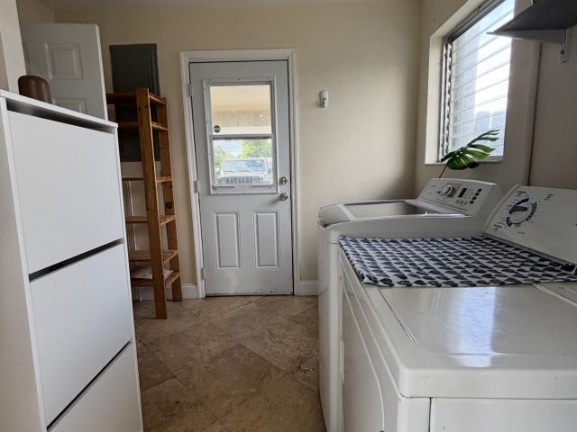 Home for rent at 927 W Royal Palm Road - photo 6702488