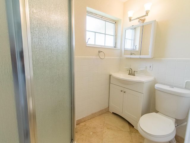 Home for rent at 927 W Royal Palm Road - photo 6702489