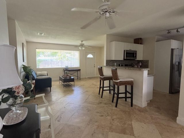Home for rent at 927 W Royal Palm Road - photo 6702490
