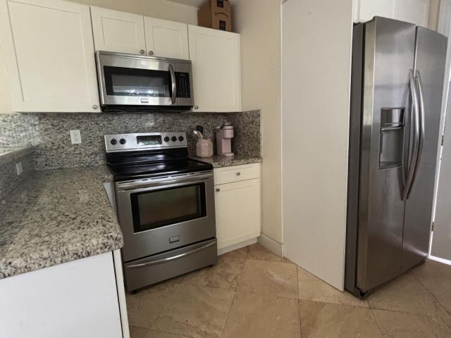 Home for rent at 927 W Royal Palm Road - photo 6702493