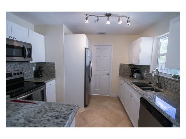 Home for rent at 927 W Royal Palm Road - photo 6702496