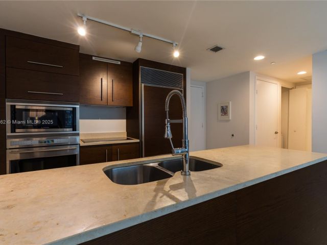 Apartment for sale  Unit #4511 - photo 6135454