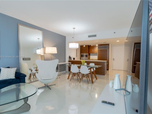 Apartment for sale  Unit #4511 - photo 6135457