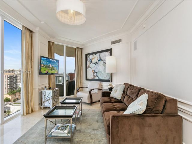 Apartment for rent  Unit #1706 - photo 6145417