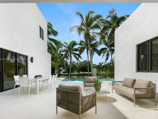 Home for rent at 11150 Griffing Blvd - photo 6138185