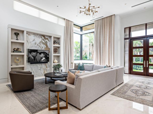 Home for rent at 135 Churchill Road - photo 6167032