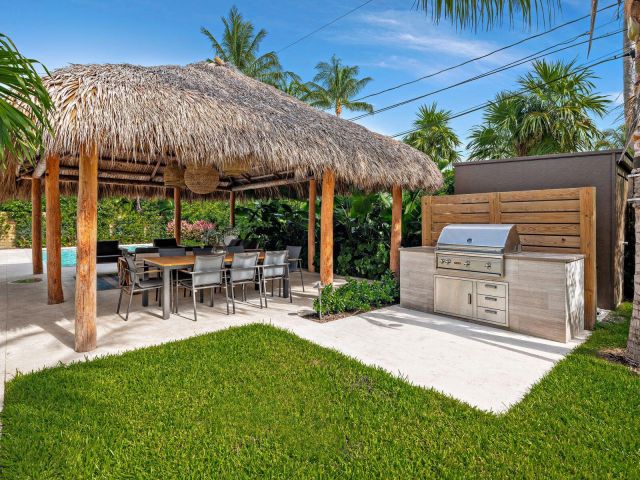 Home for rent at 135 Churchill Road - photo 6167037