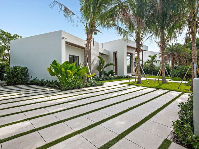 Home for rent at 135 Churchill Road - photo 6167040