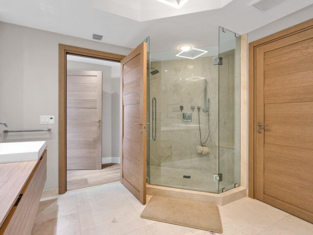 Apartment for sale  Unit #1702 - photo 6140315