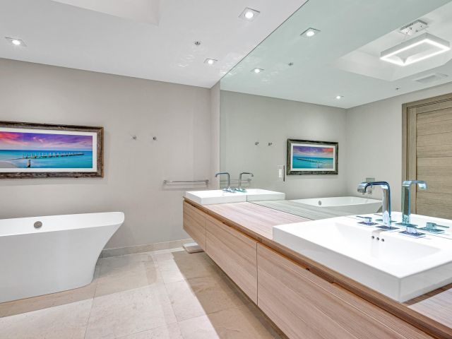 Apartment for sale  Unit #1702 - photo 6140316