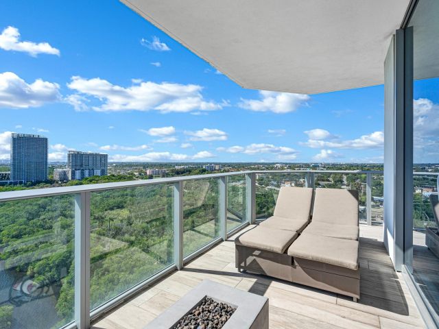 Apartment for sale  Unit #1702 - photo 6140321