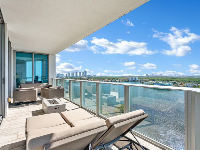 Apartment for sale  Unit #1702 - photo 6140330