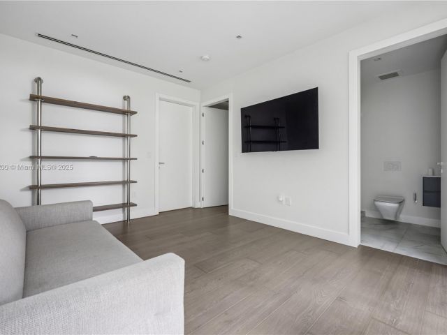 Home for sale at 420 N Hibiscus Dr - photo 6139409