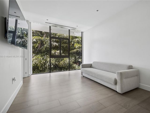 Home for sale at 420 N Hibiscus Dr - photo 6139410