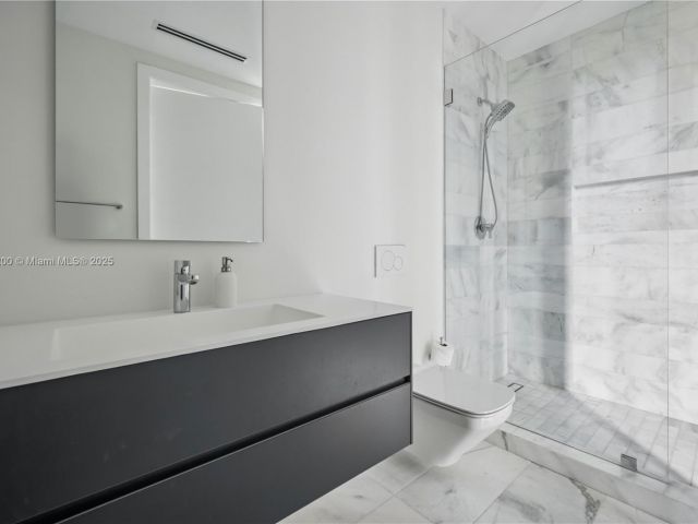 Home for sale at 420 N Hibiscus Dr - photo 6139411