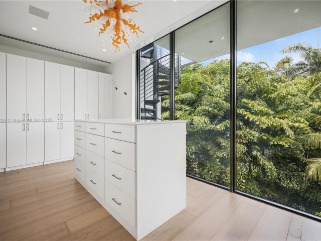 Home for sale at 420 N Hibiscus Dr - photo 6139413