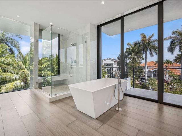 Home for sale at 420 N Hibiscus Dr - photo 6139414