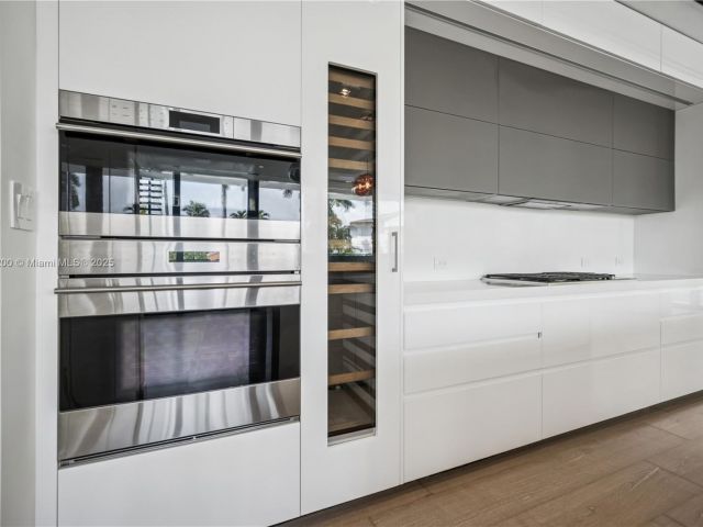 Home for sale at 420 N Hibiscus Dr - photo 6139420