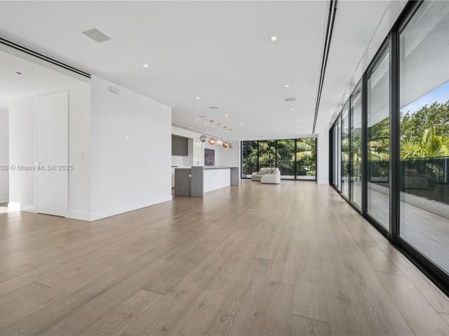 Home for sale at 420 N Hibiscus Dr - photo 6139424