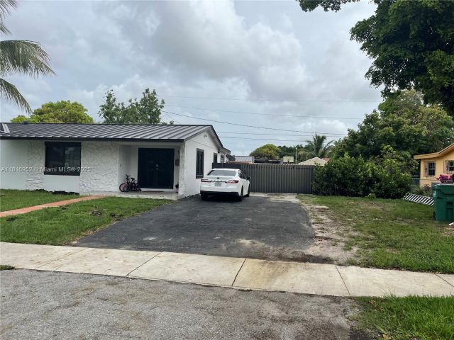 Home for sale at 16 NW 207th St - photo 6159296