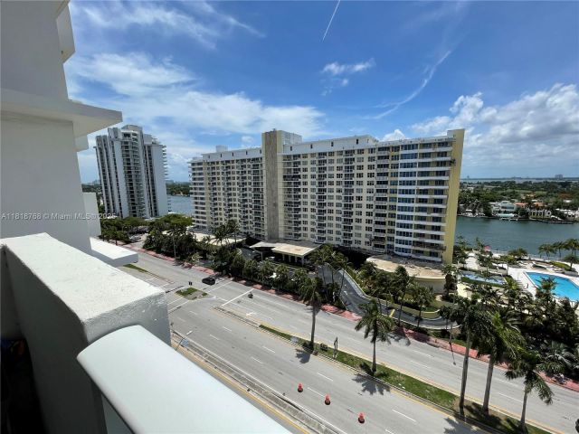 Apartment for rent  Unit #1210 - photo 6142851