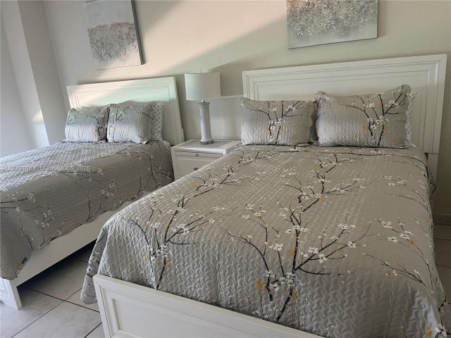 Apartment for rent  Unit #1210 - photo 6142862