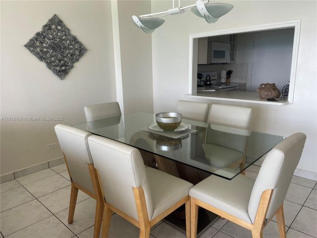 Apartment for rent  Unit #1210 - photo 6142863