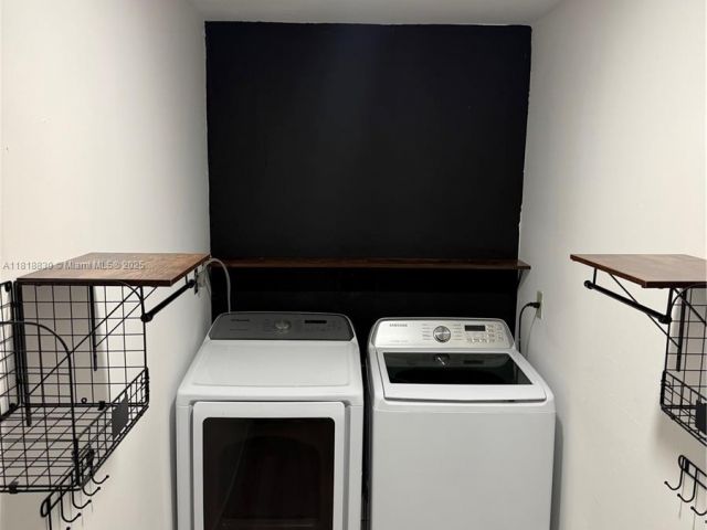 Home for rent at 300 NW 82nd Ter - photo 6139894