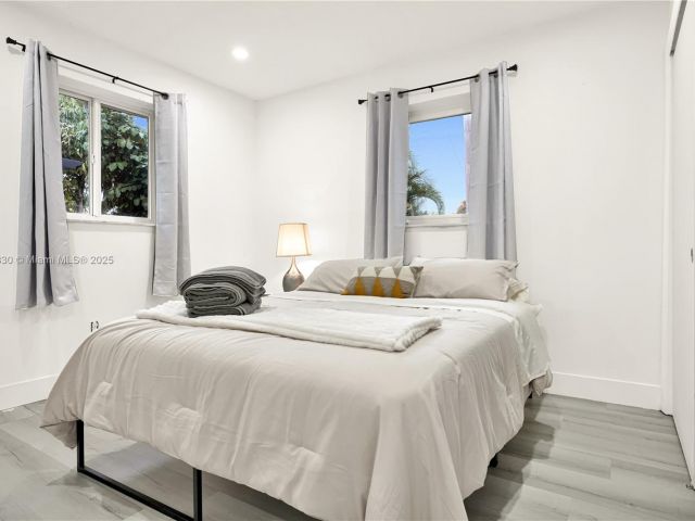 Home for rent at 300 NW 82nd Ter - photo 6139896