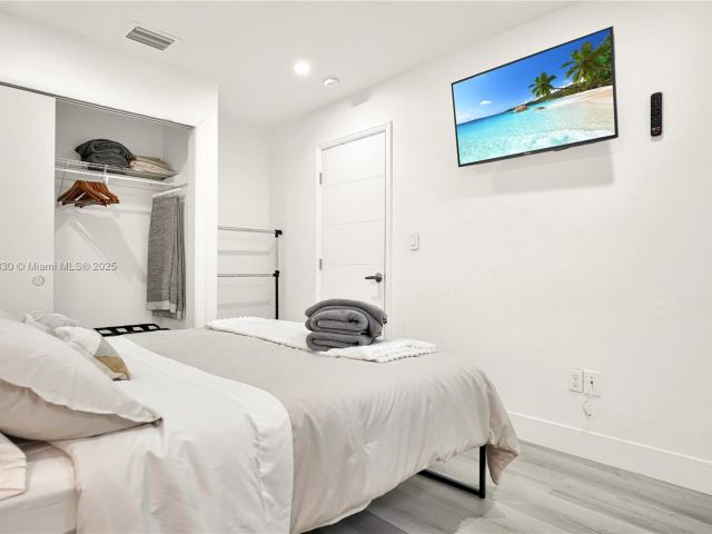 Home for rent at 300 NW 82nd Ter - photo 6139897