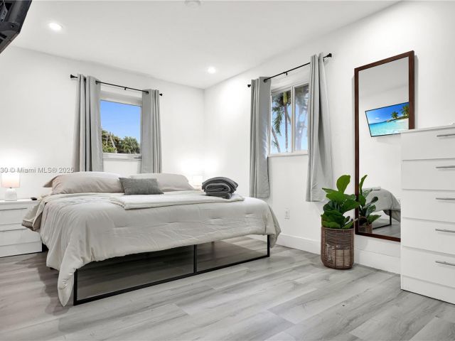 Home for rent at 300 NW 82nd Ter - photo 6139900