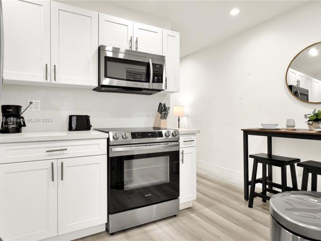 Home for rent at 300 NW 82nd Ter - photo 6139904