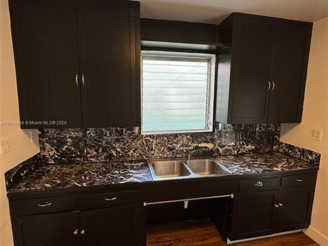 Home for rent at 1247 Alton Rd - photo 6146947