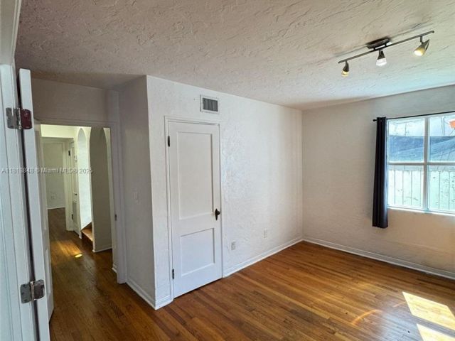 Home for rent at 1247 Alton Rd - photo 6146953