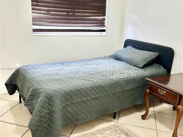 Home for rent at 5726 SW 20th St - photo 6156424