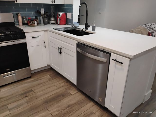 Home for sale at 1051 SW 31st St - photo 6165861