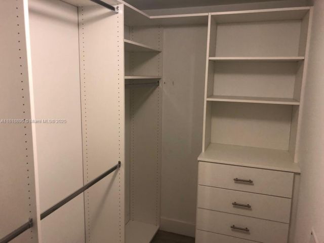 Apartment for sale  Unit #1005 - photo 6171296