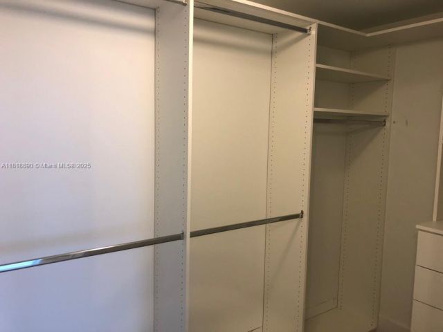 Apartment for sale  Unit #1005 - photo 6171297