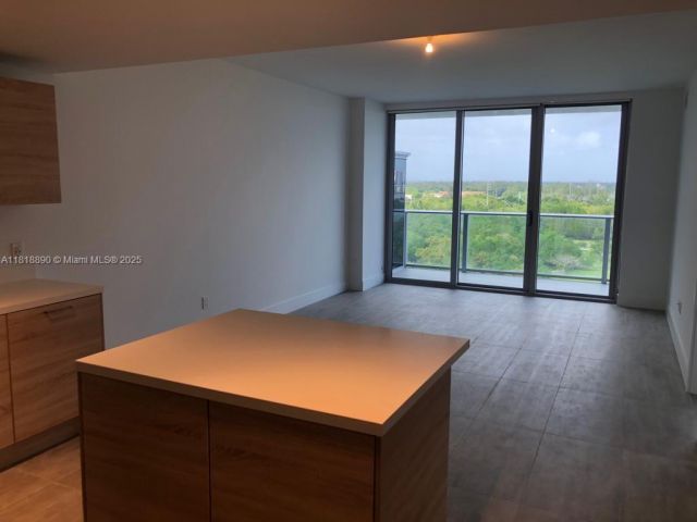 Apartment for sale  Unit #1005 - photo 6171306