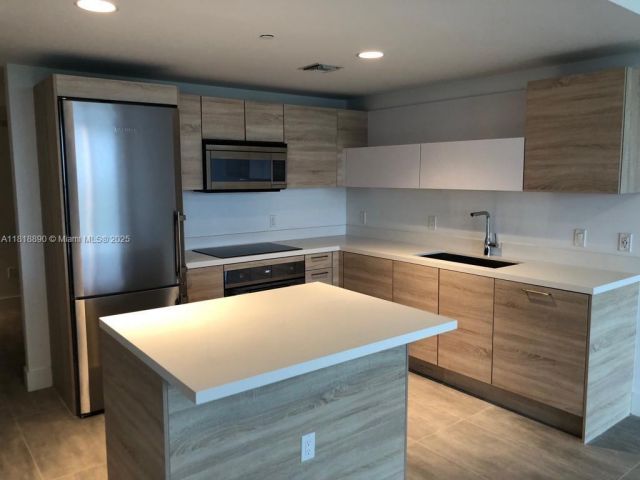 Apartment for sale  Unit #1005 - photo 7435899