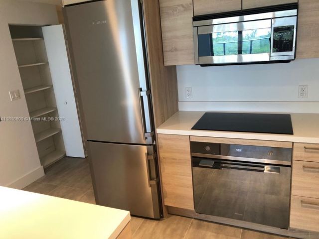 Apartment for sale  Unit #1005 - photo 7435904