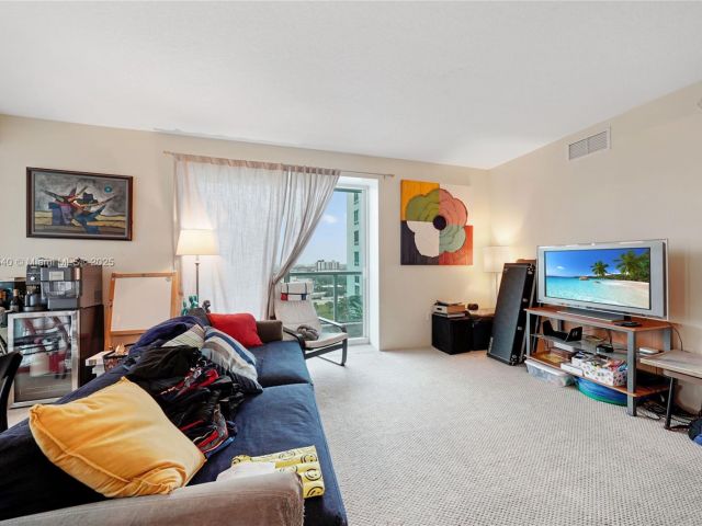 Apartment for sale  Unit #1411 - photo 6167382