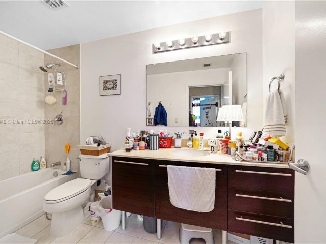 Apartment for sale  Unit #1411 - photo 6167388