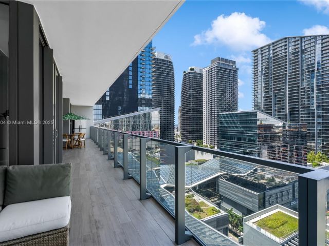 Apartment for sale  Unit #1704 - photo 6143203