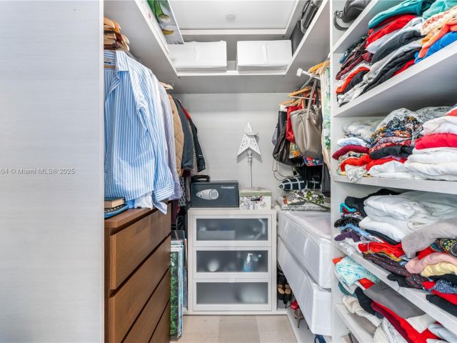 Apartment for sale  Unit #1704 - photo 6143214