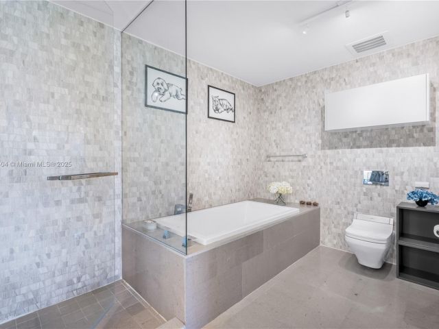 Apartment for sale  Unit #1704 - photo 6143215