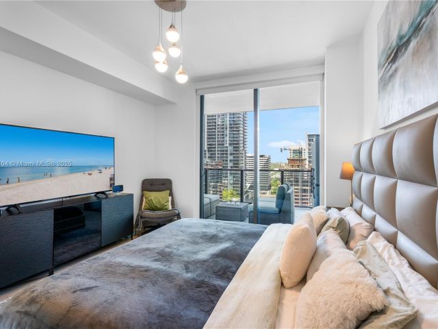 Apartment for sale  Unit #1704 - photo 6143217