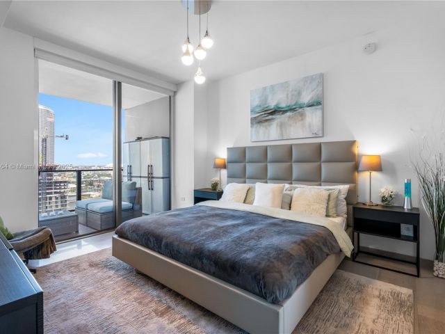 Apartment for sale  Unit #1704 - photo 6143218