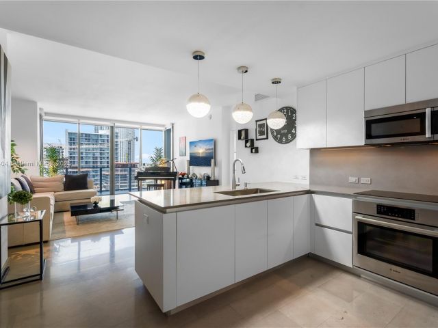 Apartment for sale  Unit #1704 - photo 6143220